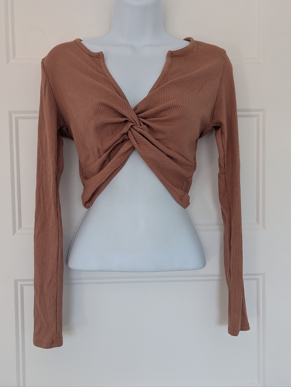 Active‎ USA Ribbed Twist Front Crop Top Brown Long Sleeve Size M - Picture 3 of 6